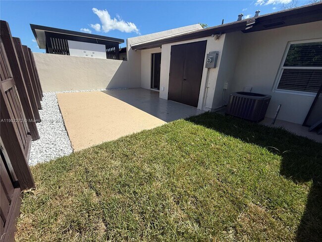 Building Photo - 14103 SW 52nd Terrace