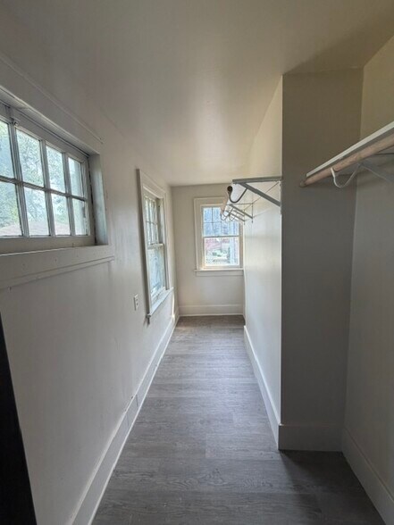 Building Photo - 1253 Diamond Ave