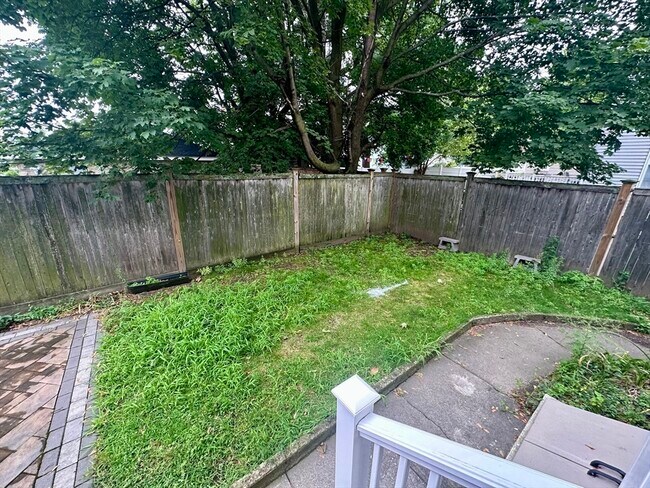Building Photo - 109 Magoun Ave