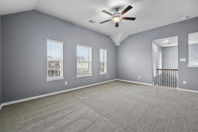 Building Photo - 2411 Lowndes Point