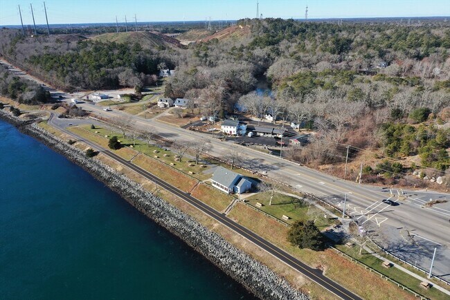 Building Photo - 825 Scenic Hwy