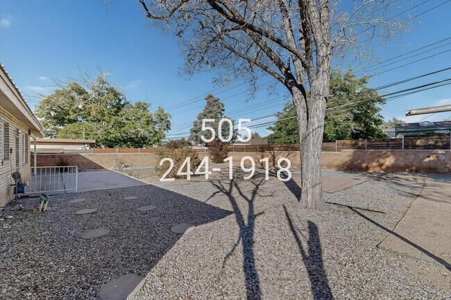 Building Photo - 8503 Menaul Blvd NE