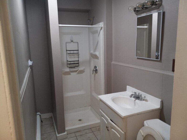 Building Photo - 11 Fairview Ave