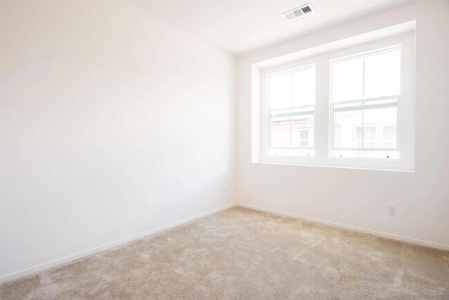 Building Photo - 516 Avenida Centro