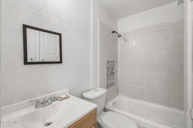 Building Photo - 13113 Violeta Ln