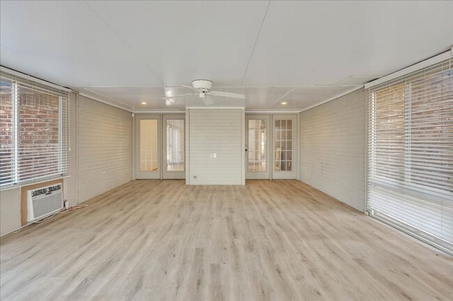 Building Photo - Look at this Bonus Room!!!