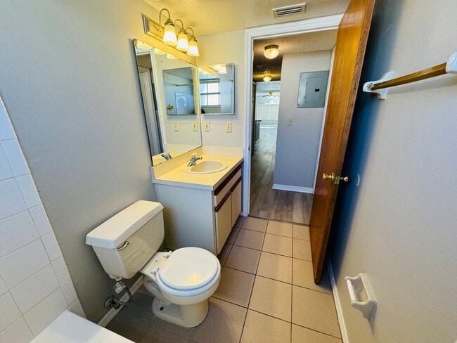 Building Photo - 3 Bedroom/2 bathroom Condo in Kissimmee!!