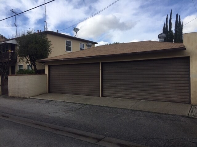 detached garage in alley - 5216 1/2 Agnes Ave