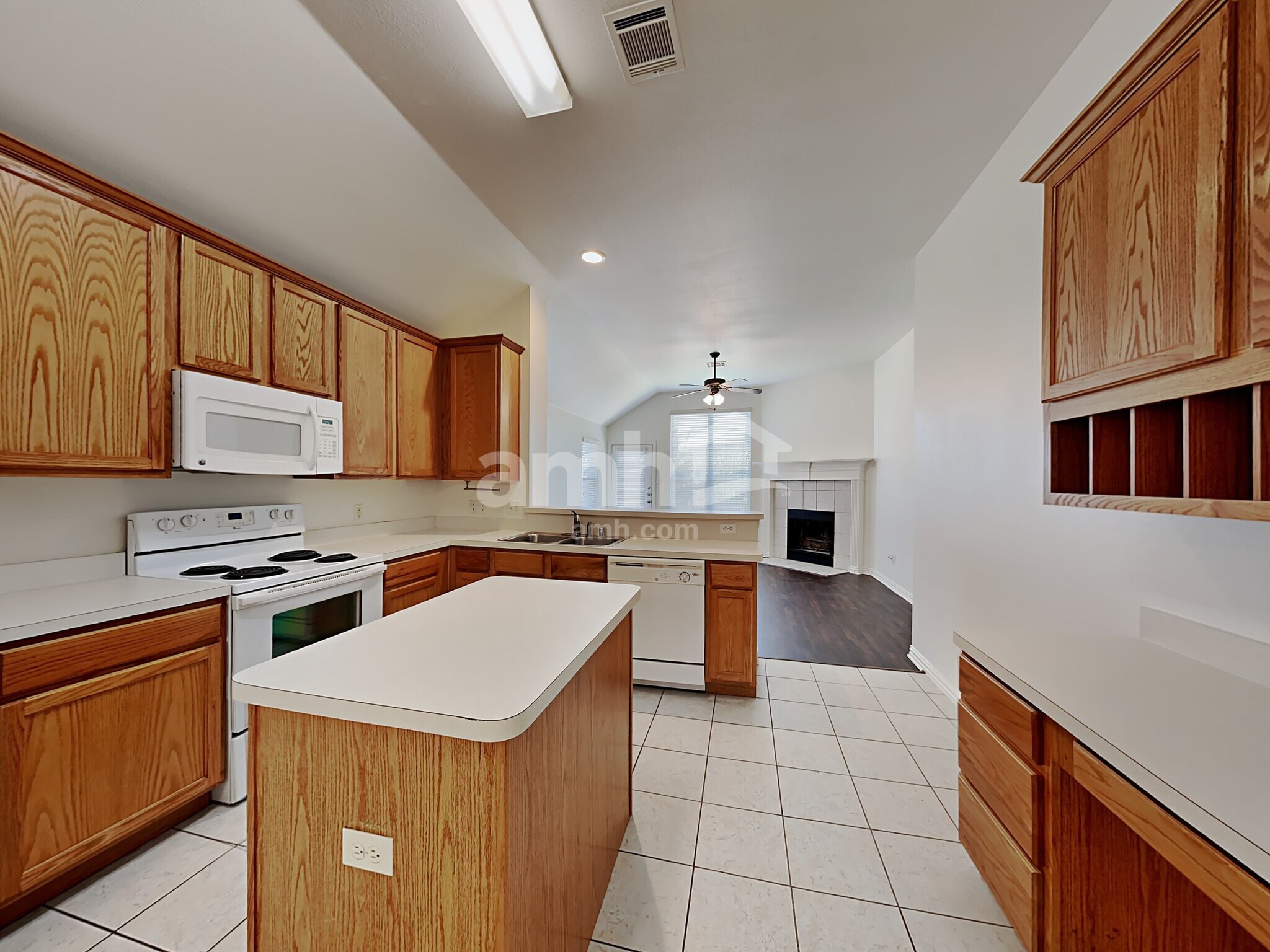 Building Photo - 5332 Sioux Creek Ln