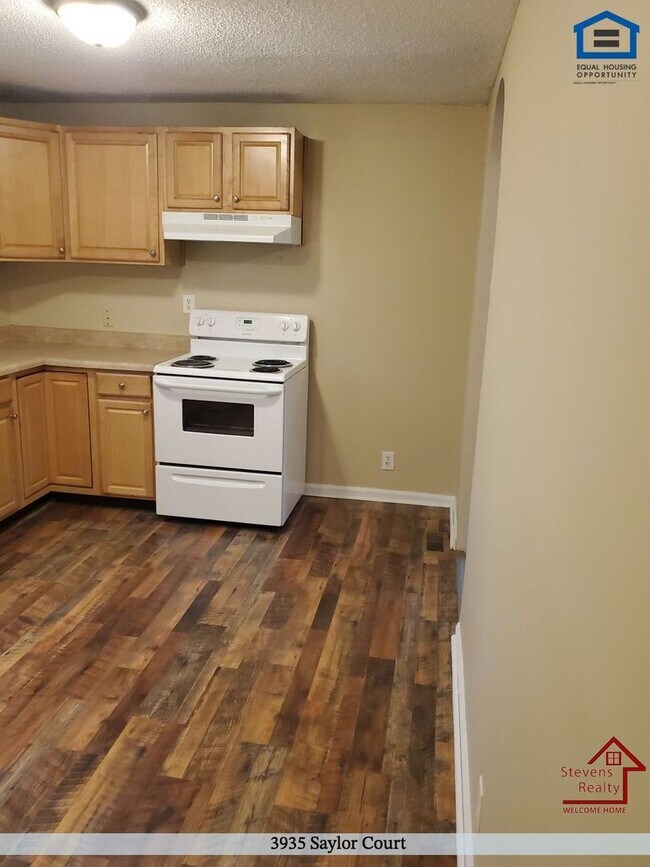 Building Photo - 3935 Saylor Ct