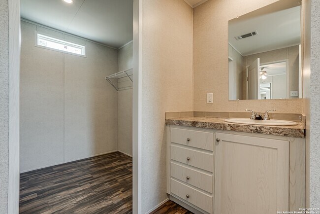 Building Photo - 78 Spanish Oak Rd