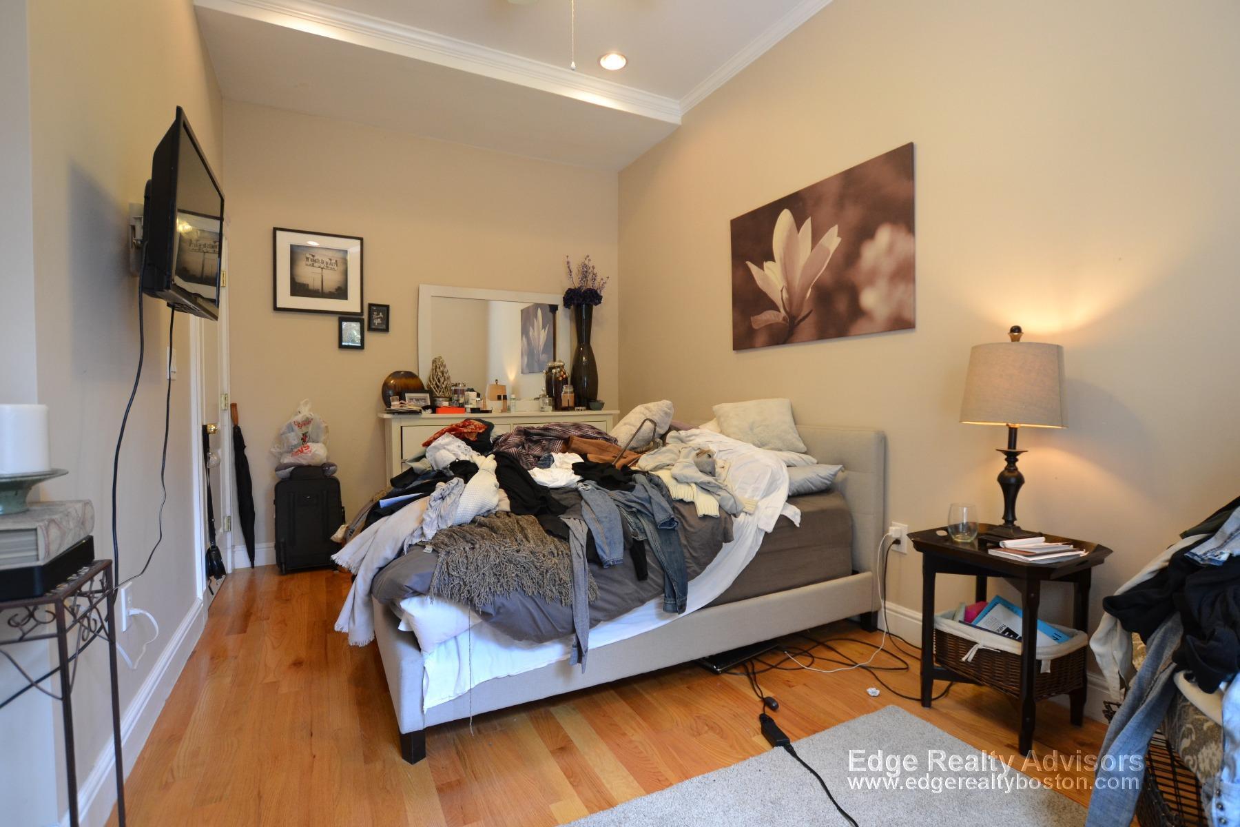 Building Photo - 6 Cummings Rd