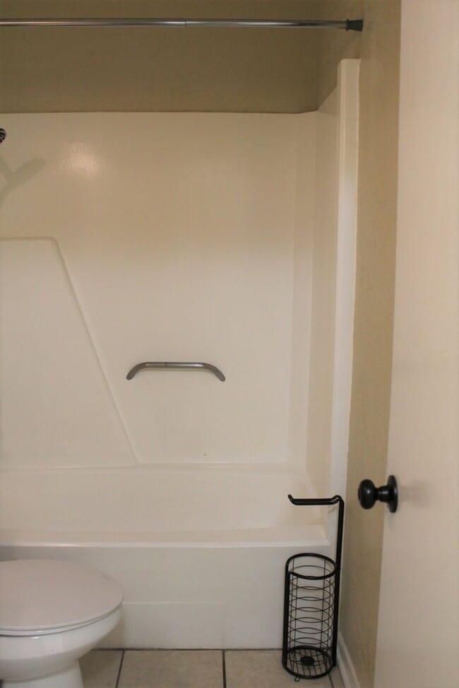 Building Photo - Small space...BIG style!