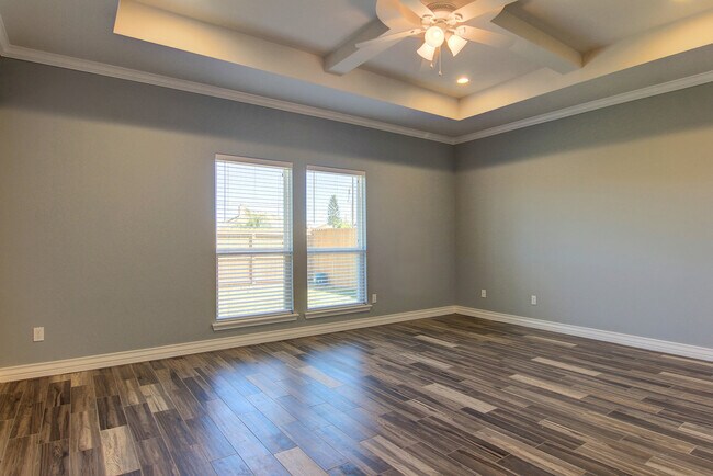 Building Photo - 6034 Adrian Dr