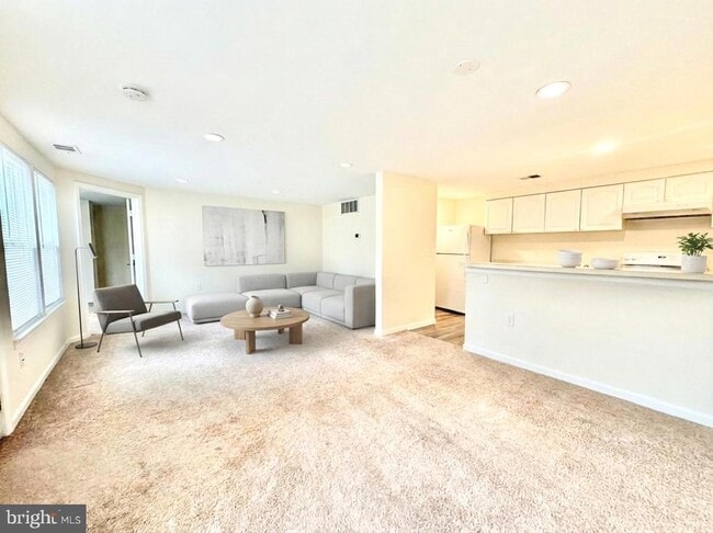 Building Photo - 4342 Pembrook Village Dr