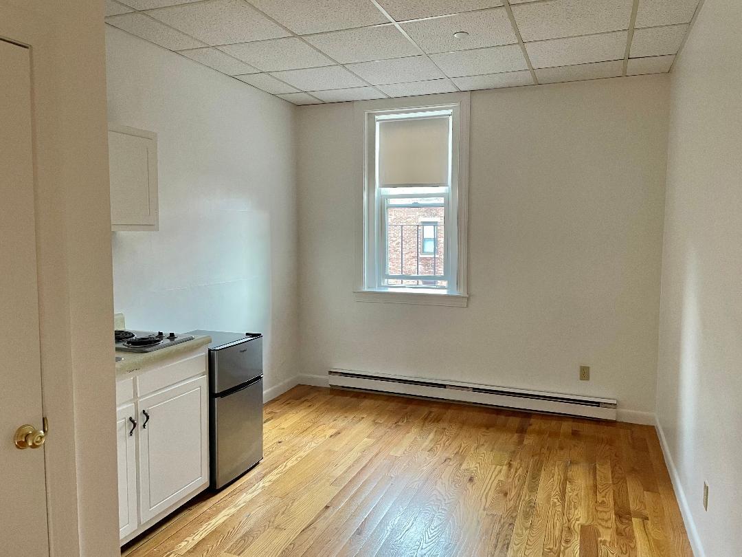 Building Photo - 7 Miner St