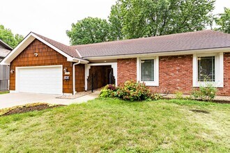 Building Photo - Beautiful 3 Bed Overland Park Ranch Home NEWLY REMODELED