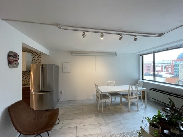Building Photo - 1325 18th St NW