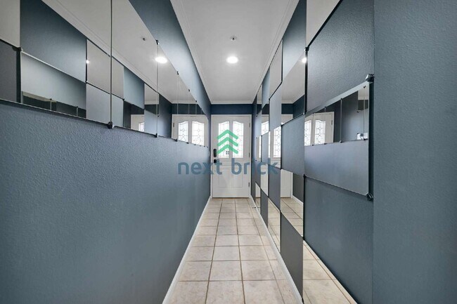 Building Photo - 3 BED & 3 BATH CONDO FOR RENT