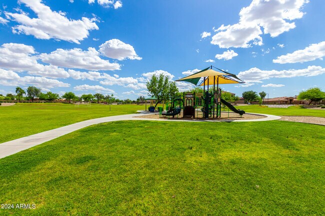 Building Photo - 983 E Palomino Way