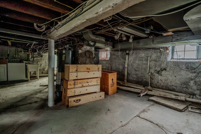 Building Photo - 11 Burritt Ave