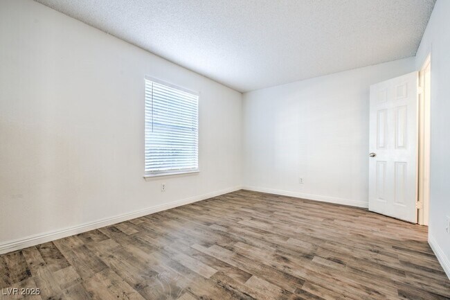 Building Photo - 3823 S Maryland Pkwy