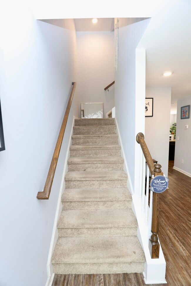 Building Photo - 1009 Providence Plantation Dr