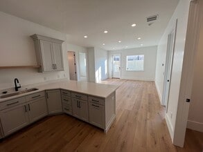 Building Photo - 3044 N Adams Way