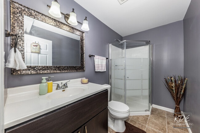 Building Photo - 3730 Baybrook Dr