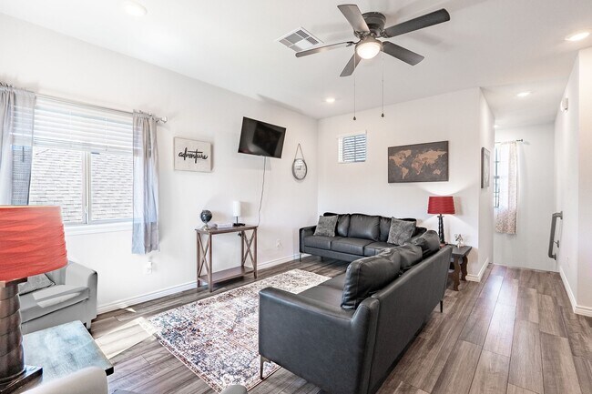 Building Photo - 840 Mineral Wells Ln