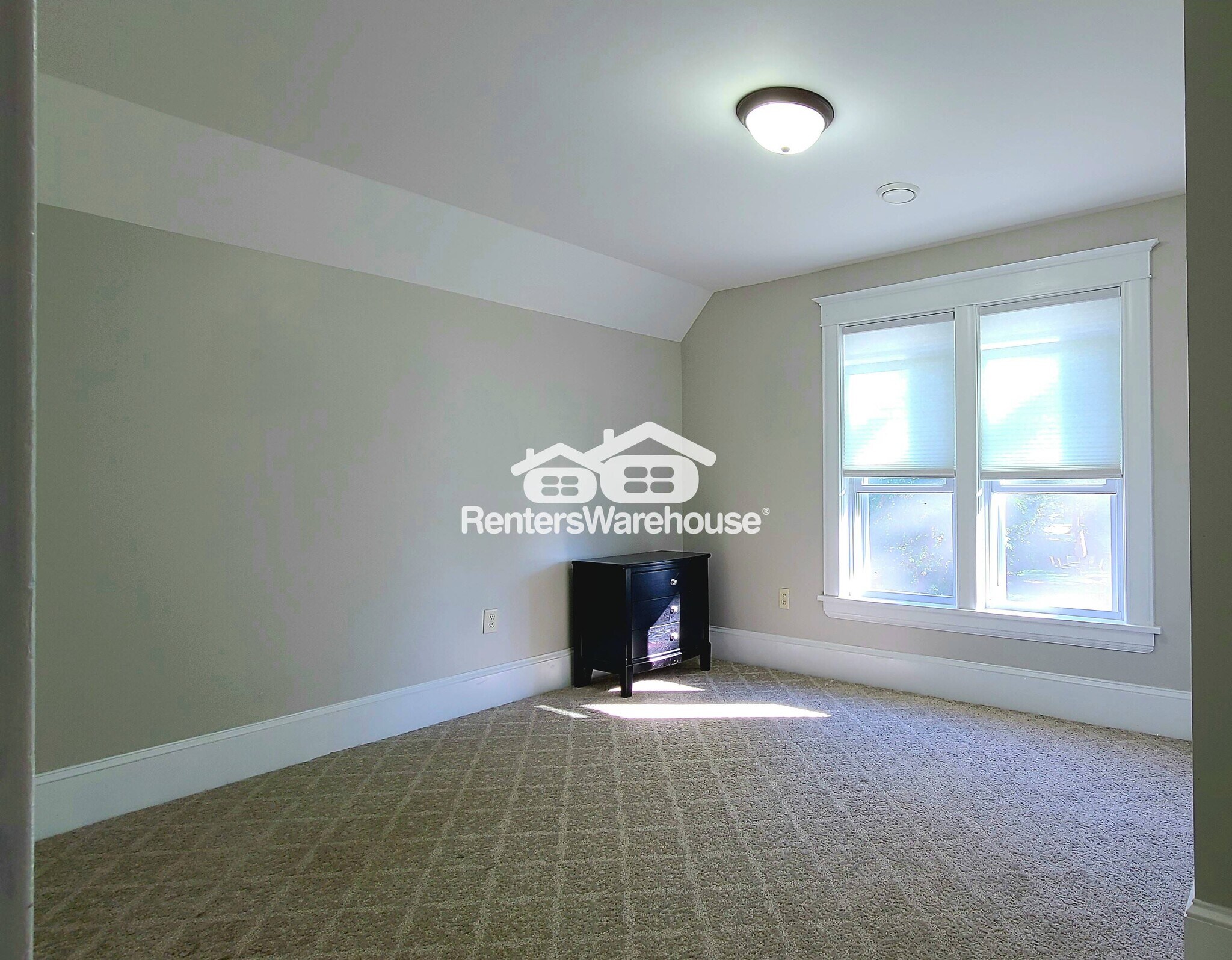 Building Photo - 142 N Arch Ave