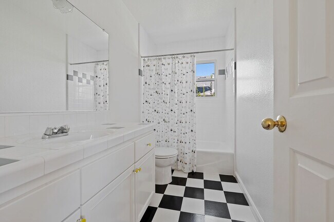 Building Photo - 8161 Ragle Pl