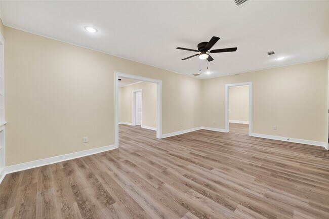 Building Photo - 2725 Avenue F