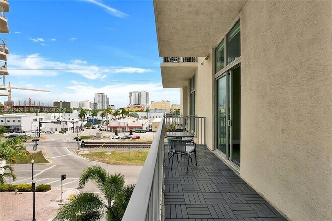 Building Photo - 2100 Van Buren St