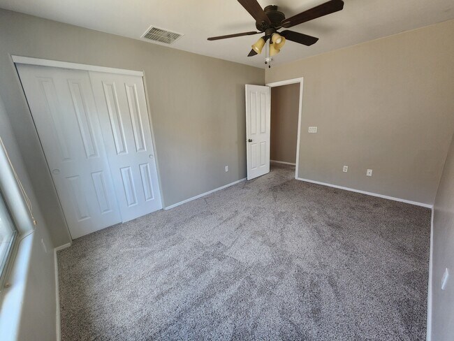 Building Photo - 10690 S Kush Canyon Ln