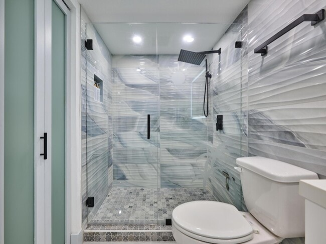 Building Photo - 5051 N Hwy A1A