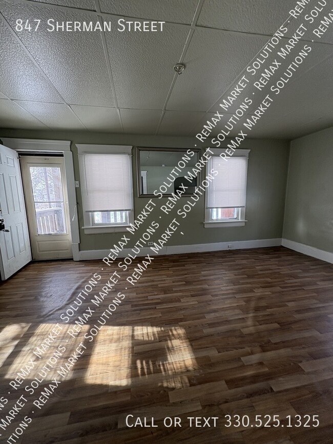 Building Photo - 847 Sherman St