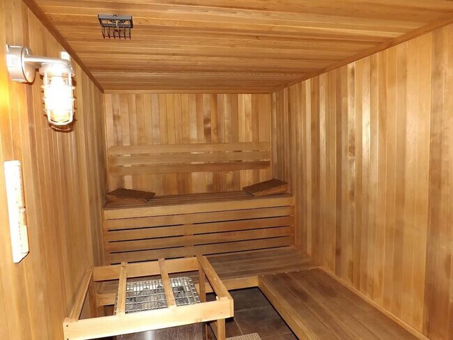 Building Photo - 140 Madiera Beach Blvd