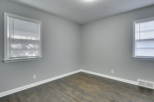 Building Photo - 2110 S 50th St