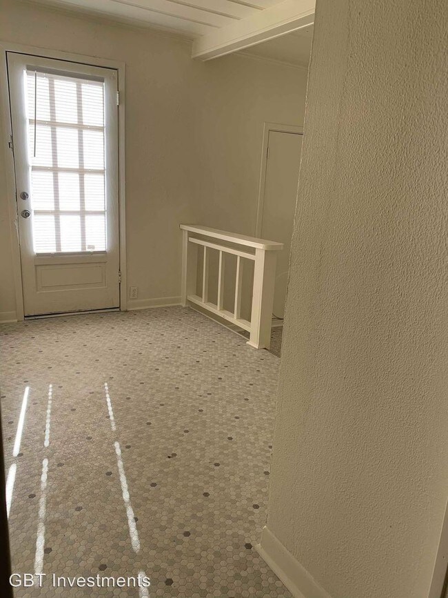 Building Photo - 3 br, 1 bath Apartment - GBT 914 W Trinity