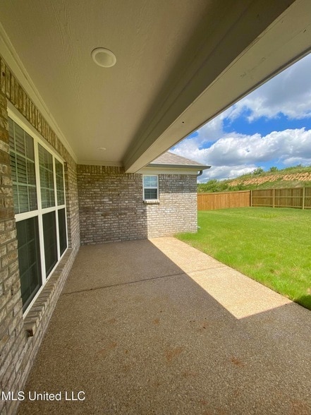 Building Photo - 3160 Magnolia Bloom Dr