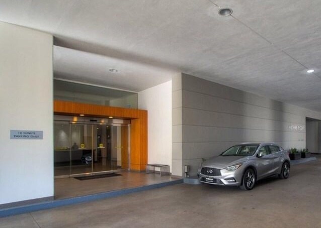 Building Photo - 10501 WILSHIRE Blvd