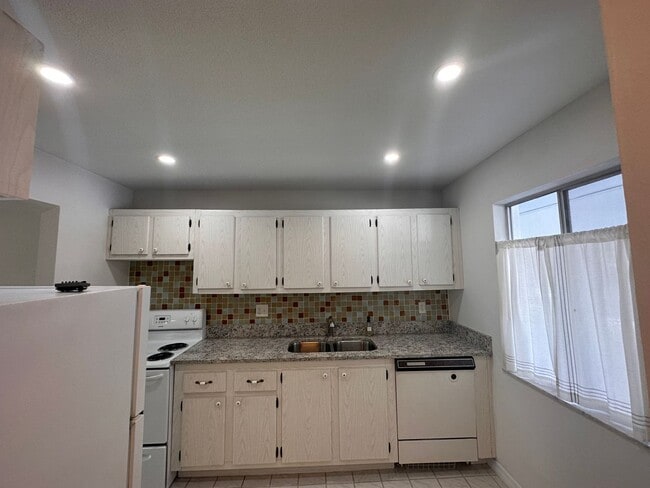 Building Photo - AVAILABLE NOW! 55+ Community at Marilyn Pi...