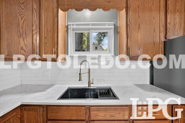 Building Photo - 5129 Wissman Rd