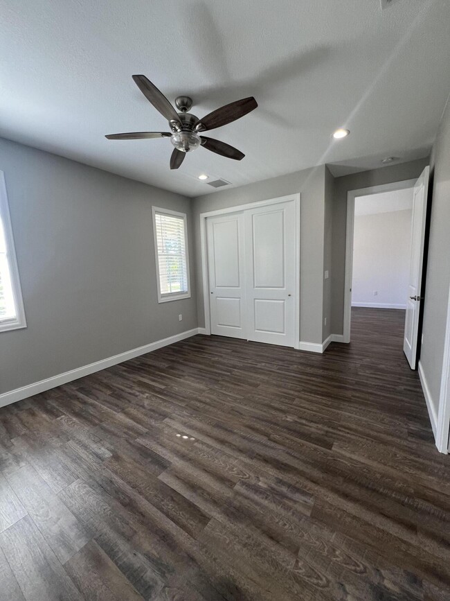 Building Photo - 12878 73rd Ct N