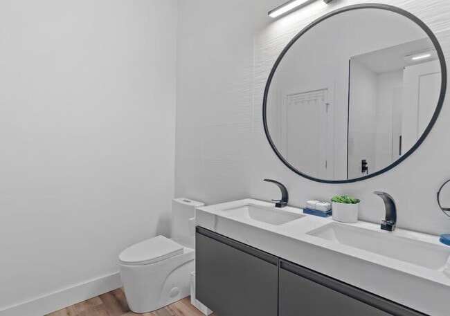 Building Photo - 24 Captiva Cir