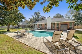 Building Photo - 114 Dana Pointe