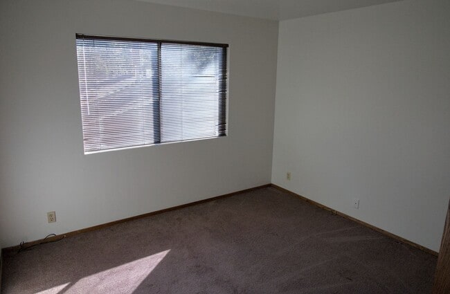 Building Photo - Spacious 3 Bedroom 2 Bathroom in Big Bear Lake