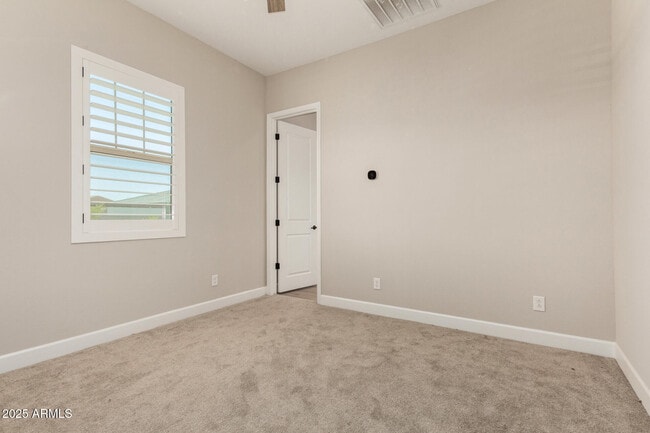 Building Photo - 5314 N 182nd Ln