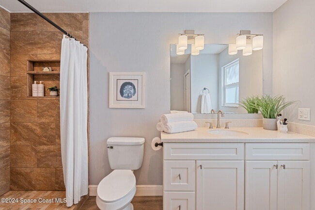 Building Photo - 1240 Ambra Dr